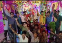 दाहोद,लिमखेडा कुमार छ्त्रालय में आर.जे.पाड़वी सर ने बच्चों के साथ गणेश स्थापन की।