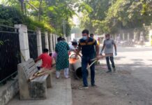 अहमदाबाद,वैष्णो देवी सर्कल गोदरेज गार्डन सिटी ईडन एबीसी रोड़ का कचरा जागृत नागरिकों ने किया साफ।