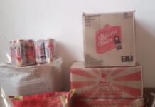 गुजरात राज्य के अहमदाबाद शहर में सुबह की 5 बजे करीबन 2 से 3 लाख की दारु पकड़ी गई।