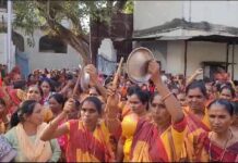 दाहोद जिले की आंगनवाडी कार्यकर्ताओं ने लंबित मांगों को लेकर थाली,बेलन निकालकर विशाल रैली निकाली।